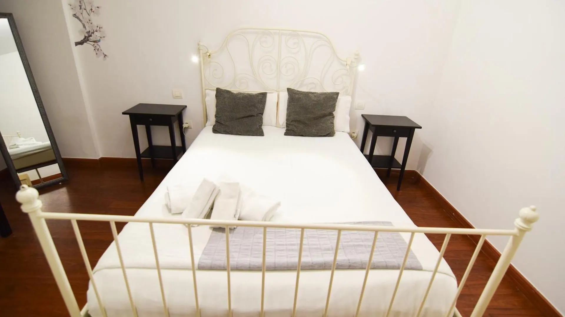Letmalaga Economy Bishop Orchard Apartment Malaga